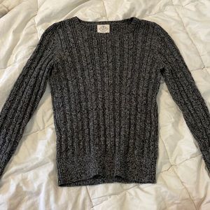 dark grey/black fitted sweater
